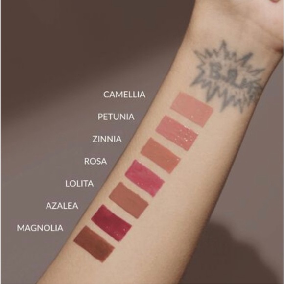 KVD Beauty | XO Lip Gloss in Petunia 30 - 2.7ml. 0.091fl.oz - Picture 6 of 10